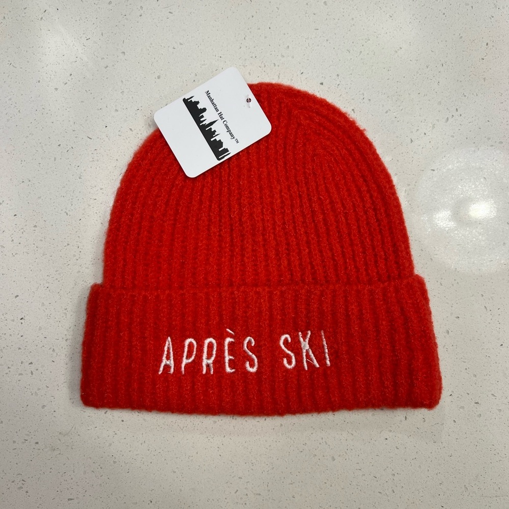 Après Ski Red Ribbed Beanie